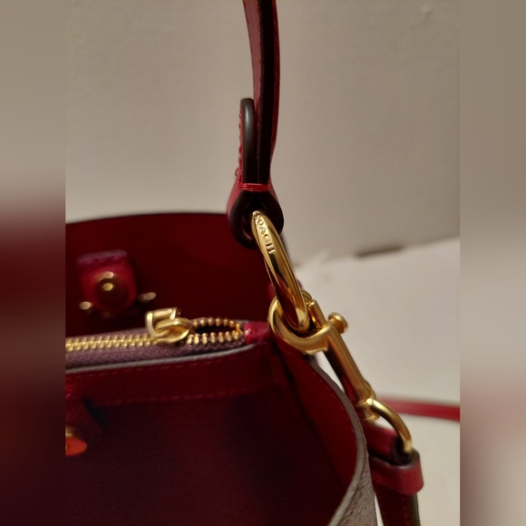 Coach New York Red Leather Floral Tower Crossbody Handbag No K2179-C7975 - Picture 5 of 10